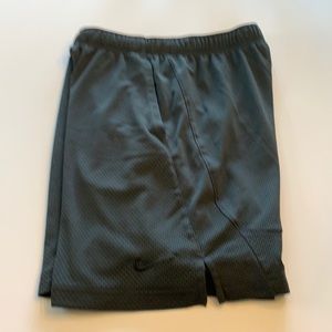 Nike Men’s Medium Dri-Fit Charcoal Gray Shorts